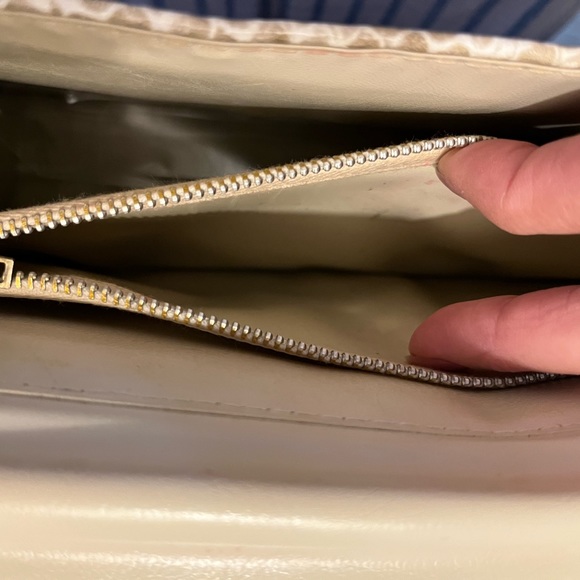 Vintage 1950’s Champagne Gold Leather Handbag in Perfect Condition! - Picture 8 of 8